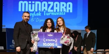 kocaelide-genc-munazirlar-bi-diyecegim-var-dedi-MiNWBkMD.webp