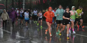 16-uluslararasi-adana-kurtulus-yari-maratonu-kosuldu-BD1FNp2R.webp