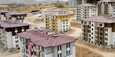 75-bin-356-konutun-kurasi-cekildi-46-bin-konutun-daha-kurasi-cekilecek-bMbJRcWd.webp