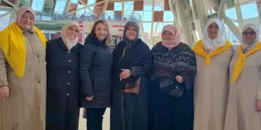 baskan-tekin-umre-yolcularini-dualarla-ugurladi-6pvTTyU5.webp