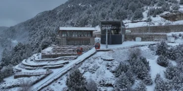 denizli-teleferikte-yeni-donem-kar-manzarasiyla-basliyor-S1u95bC5.webp