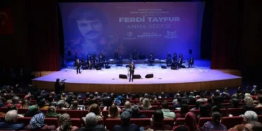 denizlide-ferdi-tayfur-unutulmaz-eserleriyle-anildi-2yf6Pfea.webp