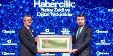 dijital-habercilik-masaya-yatirildi-yapay-zek-caginda-gazetecilige-ortak-vurgu-pVBghyWr.webp