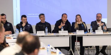 izmir-esnafi-icin-ortak-akil-masasi-97uNgEG7.webp