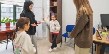 izmirde-renkli-harfler-projesi-ile-cocuklara-kitapli-destek-iDhFPAfg.webp