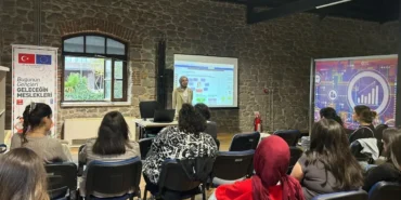 izmirin-meslek-fabrikasi-10-yildir-is-as-umut-uretiyor-jh5P8pJQ.webp