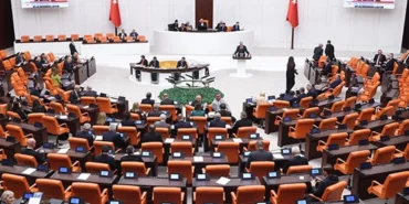 tbmm-trafik-cezalarinin-artirilmasina-yonelik-teklifi-gorusmeye-devam-edecek-sln3k25Q.webp
