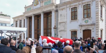 usta-tiyatrocu-haldun-dormen-son-yolculuguna-alkislarla-ugurlandi-JA9ya3O3.webp
