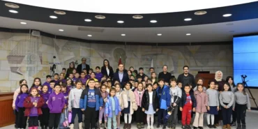 ahmet-akina-ogrencilerden-ziyaret-g77v2lhy.webp