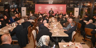 baskan-genc-muhtarlarla-bulustu-eidw4HS2.webp