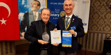 bursanin-ipek-ustasina-rotaryden-anlamli-odul-GO8cjcX1.webp