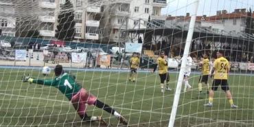 kesanspordan-gol-sov-6-0lik-zaferle-liderligini-surdurdu-1G4PUr6X.webp