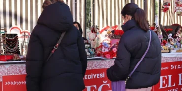 kocaeli-izmitte-kadinlarin-el-emegi-pazari-yogun-ilgi-gordu-NhKeKyXV.webp