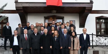 mansur-yavas-kalecikte-hamsi-solenine-katildi-MOG9uylt.webp