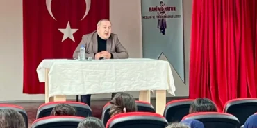 osmaniyede-genclere-medya-uyarisi-her-gordugunuz-bilgiye-inanmayin-VatXb4rS.webp