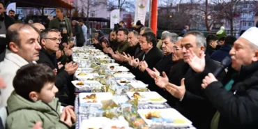 panayirda-ramazan-sofrasi-kardesligi-buyuttu-ZOeGf7gB.webp