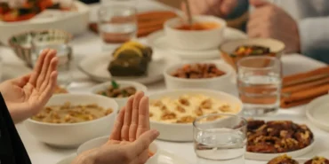 ramazanda-mide-sorunlari-ve-halsizligi-asmak-icin-altin-tavsiyeler-sahur-saglik-icin-onemli-mi-uLkbdFqS.webp