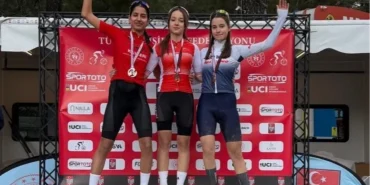sakarya-buyuksehirli-sporculardan-cifte-gurur-QagK27xE.webp