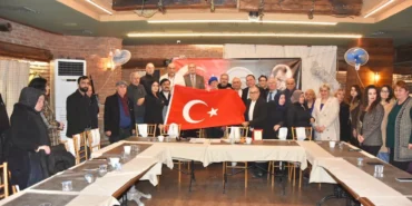 sehit-aileleri-ve-gazilerle-duygu-yuklu-bulusma-6bZxXOqb.webp