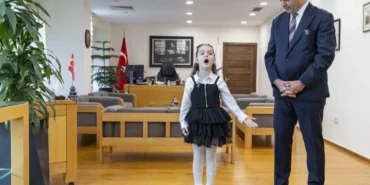 4-yasindan-beri-istiklal-marsini-ezbere-okuyor-RkHke7cG.webp