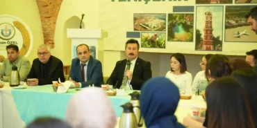 baskan-ercan-ozel-universite-ogrencileriyle-bulustu-jTaSRMPR.webp