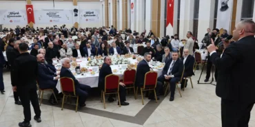 baskan-ozarslan-baskentin-ilceleriyle-iftar-sofrasinda-bulustu-4SuH39Eu.webp