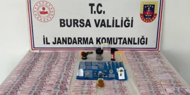bursada-aractaki-zuladan-cok-sayida-madde-cikti-QOLE6cyH.webp