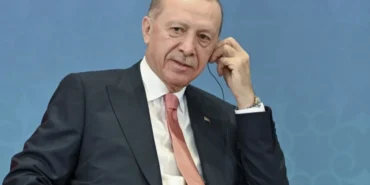 erdogandan-kritik-diplomasi-trafigi-trump-katar-emiri-ve-bae-lideri-ile-gorustu-faac4zhE.webp