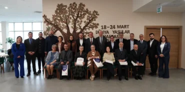 ibb-huzurevinde-duygusal-bayramlasma-ZJq9qXuK.webp
