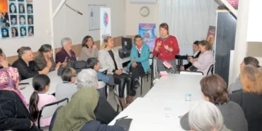 izmirde-dishekimleri-dis-sagliginin-onemine-dikkat-cekti-lA2pauMv.webp