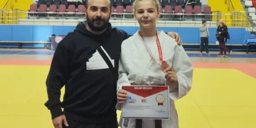 izmitli-ozge-colak-judoda-turkiye-ucuncusu-oldu-M2Ewi4OZ.webp