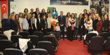 kadinlar-dijital-cagda-daha-fazla-yer-almali-R3hbqGYC.webp