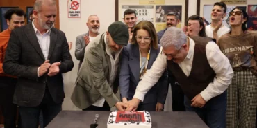 kocaelide-tiyatro-icin-anlamli-kutlama-pweMLBAZ.webp