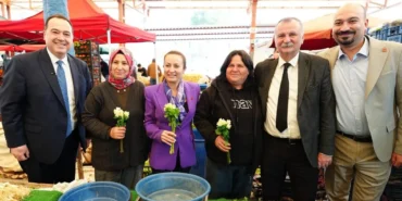 manisada-8-martta-kadinlara-cicek-surprizi-zlG2Idrr.webp