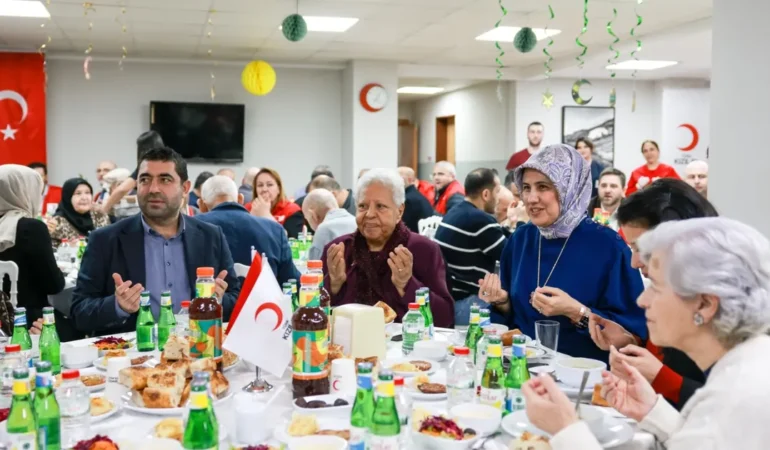 turk-kizilaydan-huzurlu-iftar-zbEDK4cV.webp