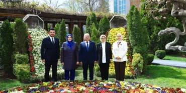 ak-parti-kadin-kollarindan-kayseriye-ozel-ovgu-7Lp8x8Gb.webp