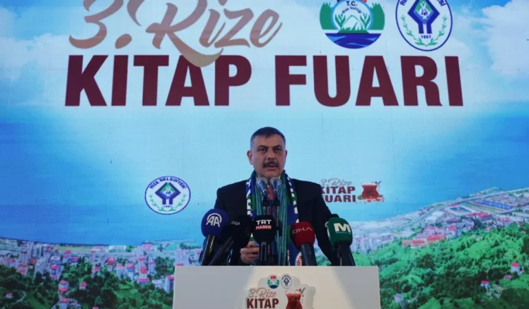 bakan-ciftci-rize-kitap-fuarinin-acilisina-katildi-NAaxVQ6Y.webp