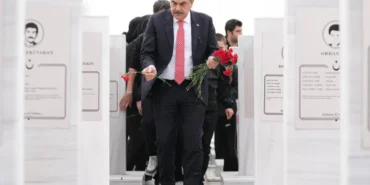 bakan-tekinden-sehit-ogretmenler-anitina-ziyaret-fwSkH67n.webp