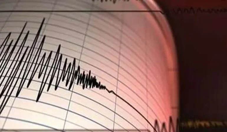balikesir-sindirgida-42-buyuklugunde-deprem-5g3WwlPQ.webp