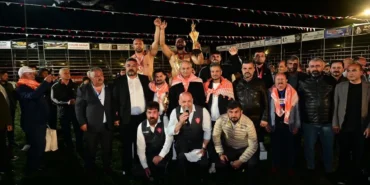 balikesirli-guresci-enes-dogan-kepezde-tarih-yazdi-SqXFZvgB.webp