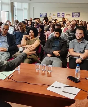 bursa-yenisehirde-egitim-sen-felsefe-soylesilerini-surduruyor-ntxjJeED.webp
