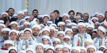 camlica-camiinde-333-ogrenci-hafizlik-icazetini-aldi-EPsNyXKq.webp