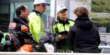 duzcede-polis-haftasinda-duygulandiran-surpriz-K4wS2PR4.webp