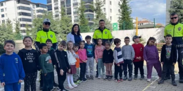 edirneli-miniklerden-polislere-buyuk-ilgi-ESFFC1zg.webp