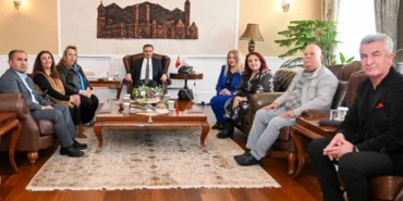 erzurum-yeni-medya-derneginden-vali-barusa-ziyaret-BlRVqCDd.webp