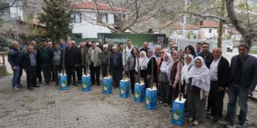 eskisehirde-600-dut-fidani-ureticiyle-bulustu-8p43elVd.webp