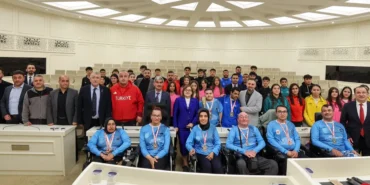 gaziantepte-basarili-sporculardan-baskan-sahine-ziyaret-bJ4b6byD.webp