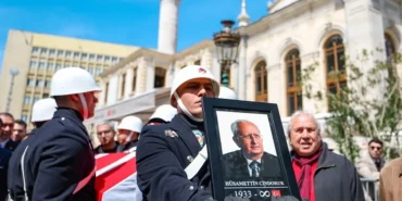 husamettin-cindoruk-son-yolculuguna-ugurlandi-CMVpmAzG.webp