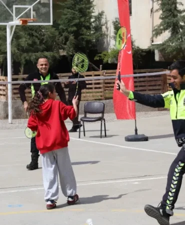 mardin-yesillide-polis-haftasinda-dostluk-maci-leYFq4Ff.webp