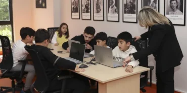 mersinde-cocuklar-hem-dusunuyor-hem-uretiyor-PfbBFv5n.webp